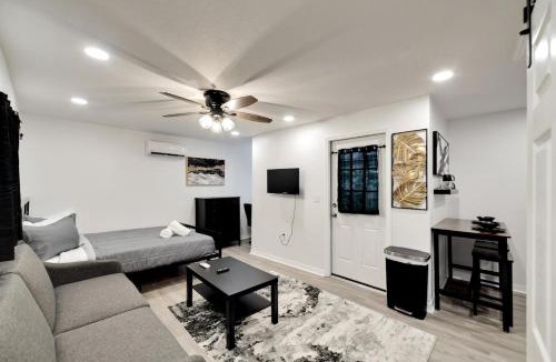 Ybor City House | Private in-law suite Spacious Prime Location