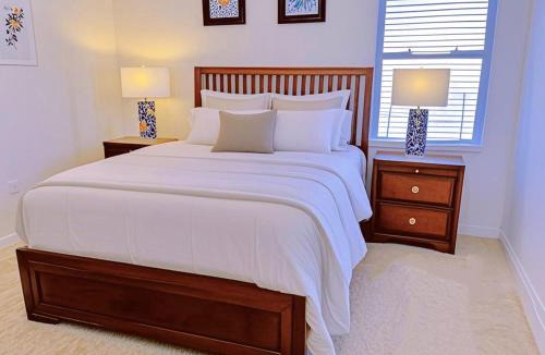 Loughman House | Private Luxury Suite Room in Villa - Near Disney - Resort Community