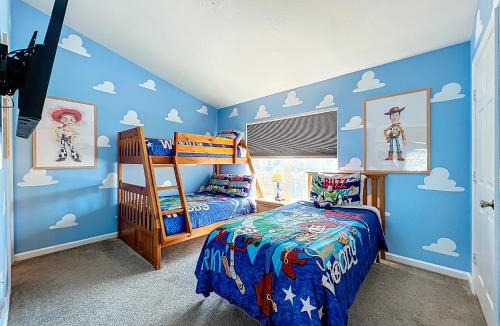 Windsor Hills House | Private Pool Disney Townhome - Walk to Water Park
