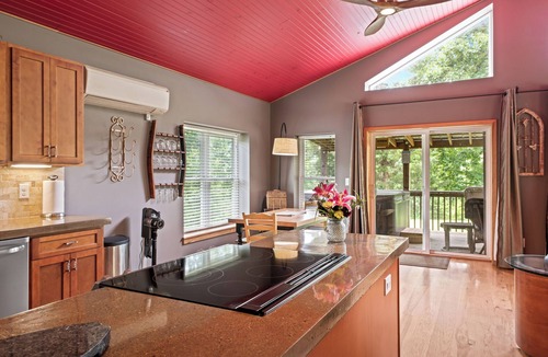 Lovingston House | Private Pool Opens April 1 - All Year Hot Tub