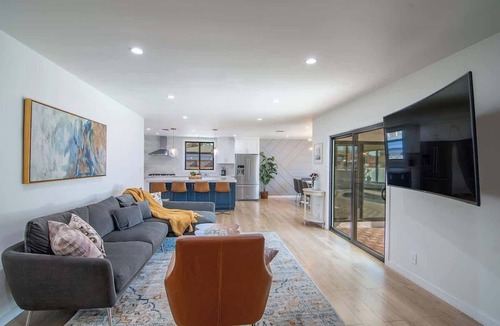Valley Glen House | Private Pool · Remodeled Los Angeles Home