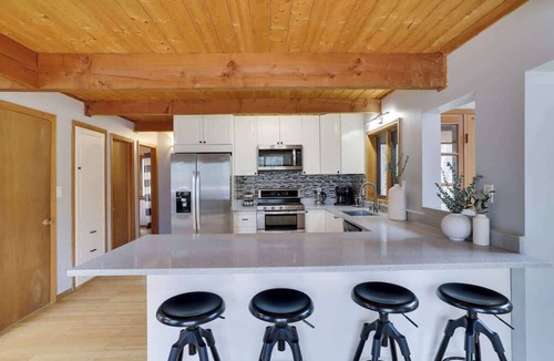 Pocono Lake House | Private Pool, Hot Tub, 4Bdrm, Firepit, Arrowhead