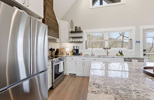Franklin House | Private Ranch Escape Hot Tub Game Room Grill