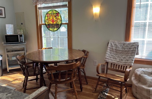 Canadensis Cottage | Private & Relaxing backyard Hot Tub, Fire pit, nap under the trees in a Hammock