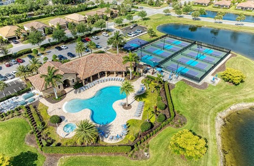 Braden River House | Private River Strand pool home with golf membership - Villa Milano