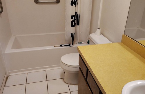 Bearss Plaza House | Private room and bathroom for rent in large house quite owner lives on property