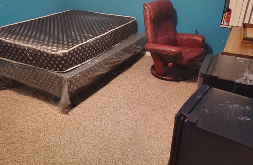 Bearss Plaza House | Private room and bathroom for rent in large house quite owner lives on property