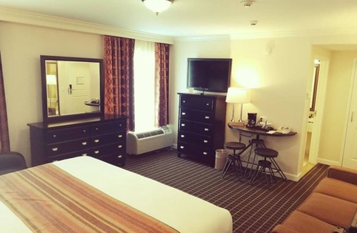 West Orange Hotel | Private Studio with Gym at Wilshire Grand Hotel