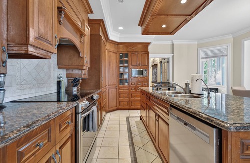Laval Villa | Private Waterfront Villa | 9 BR | 19 guests | Peaceful