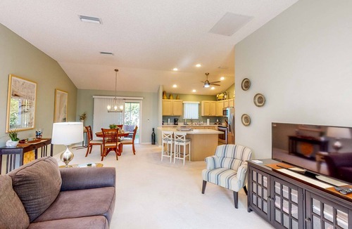 Santo Domingo House | Professionally decorated home in great location
