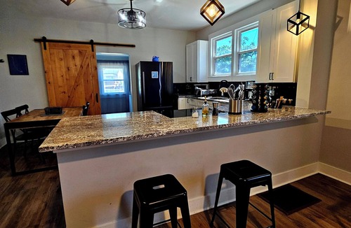 Parker House | Pup-Friendly Greenville Cottage Near Downtown