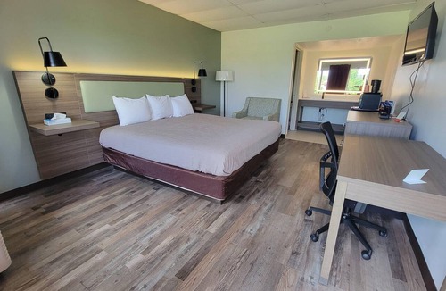 Perry Hotel | Quality Inn Perry