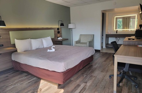 Perry Hotel | Quality Inn Perry
