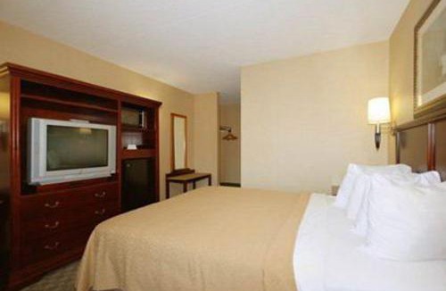Trevose Hotel | Quality Inn & Suites Bensalem