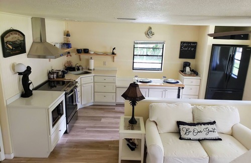 South Pinellas Community Council Cottage | Quality stay at a cheaper price