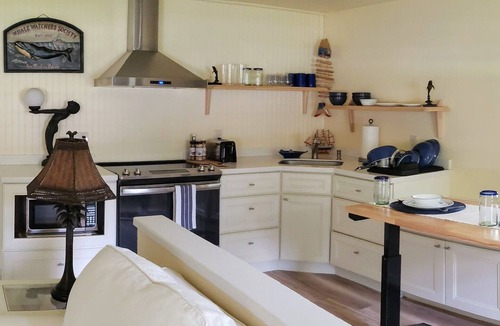 South Pinellas Community Council Cottage | Quality stay at a cheaper price