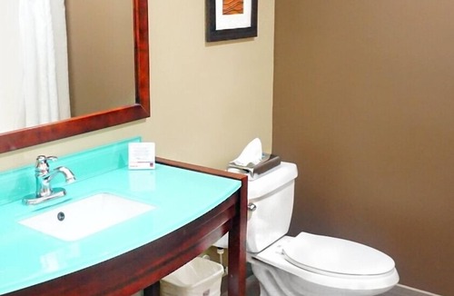 Waldorf Hotel | Quality Suites Waldorf