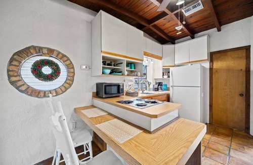 Port Canaveral Cottage | Quiet 1 Bedroom Unit short stroll to the beach