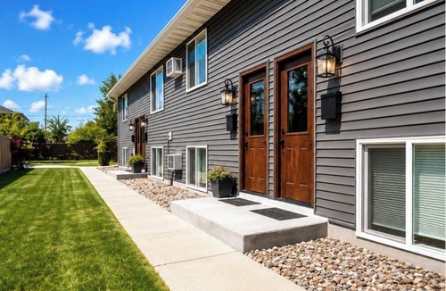 Williston Apartment | Quiet 2BR for Workers-Fast WiFi-Parking-Self Check-in