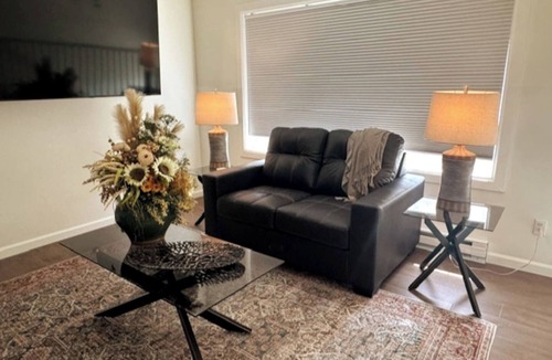 Williston Apartment | Quiet 2BR for Workers-Fast WiFi-Parking-Self Check-in