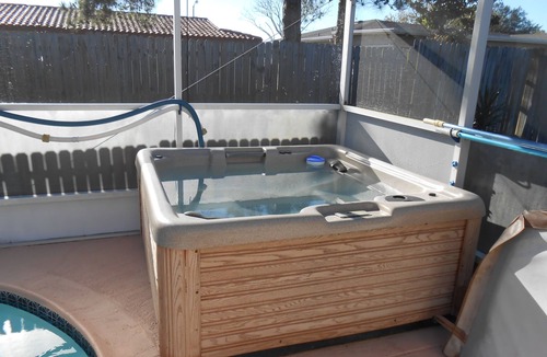 Regency Park House | Quiet and private screened in pool home 2br/2 bath, hot tub - fully equipped