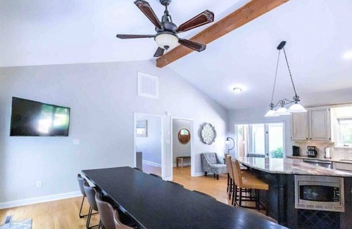 Westport Cottage | Quiet Cove +Lagoon Pool+ Private Dock + Boat Rental