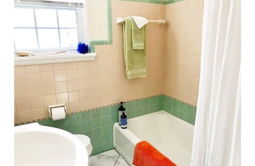 Mount Airy Apartment | Quiet & Private Flat in College Hill 15 min to Downtown