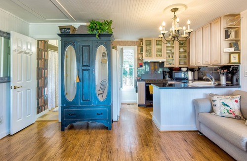 Otto Cottage | Quiet Secluded, Mountain view Cabin w/4 Private Falls & Trails!
