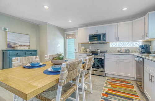 Indian Shores House | Quintessential Classic Florida Bungalow with amazing Gulf Views!