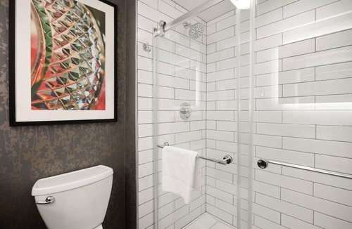 Gaffer District Hotel | Radisson Hotel Corning