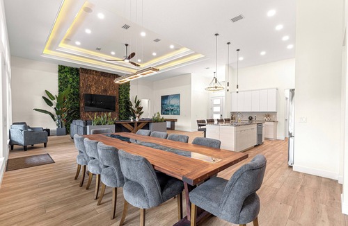 Dunnellon House | Rainbow Retreat Luxury Escape: 2 Homes, 11 Bedrooms, Perfect for Big Groups!