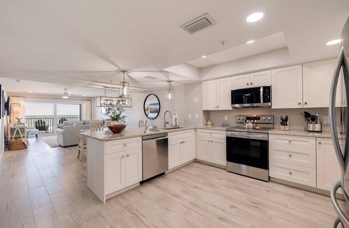 North Redington Beach Condo | Ram Sea 203—Beachfront Bliss w/Gulf Views, Pool, & Walkable Dining