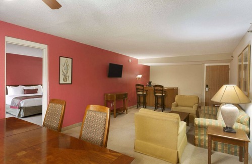 Southwest Raleigh Hotel | Ramada by Wyndham Raleigh