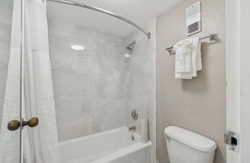 Temple Terrace Hotel | Ramada by Wyndham Temple Terrace/Tampa North