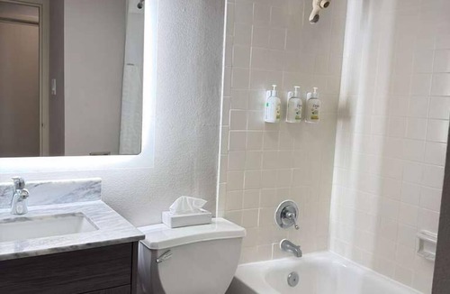 Norma Hotel | Ramada by Wyndham Vineland Millville Area