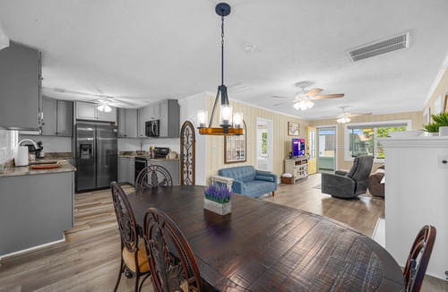 Windy Hill House | Rare NMB Gem | Perfect for Groups | Great Location | Parking for 5