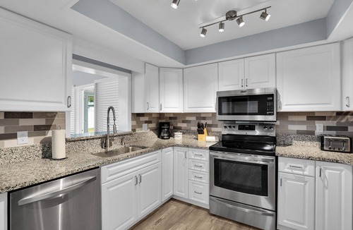 Largo House | READ CAREFULLY - 3/2 Home, 1 mile to Indian Rocks Beach!