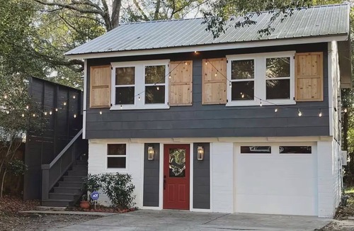 Hannon Park Apartment | Red Door Studio, Steps from Dauphin Street
