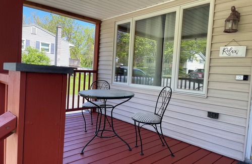 Lee House | Relax between your Berkshire adventures! Easy walk to town! Centrally located!