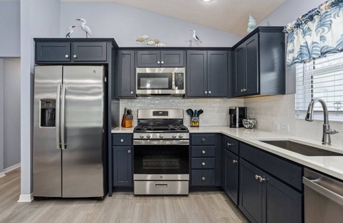 Wildwood House | Relax, Explore, & Soak In the Serenity