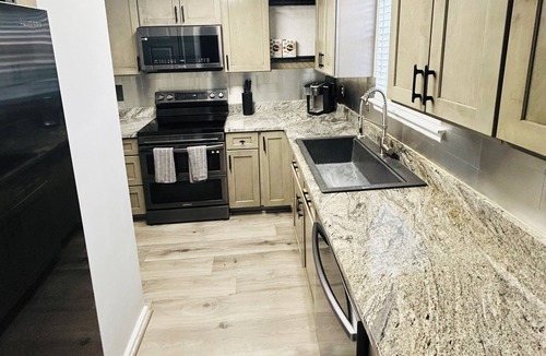 Martinez House | Relax in modern comfort in Augusta!