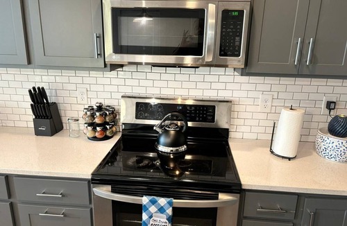 Dunean Apartment | Relax in Style: Gated 2BR in Downtown w/Workspace