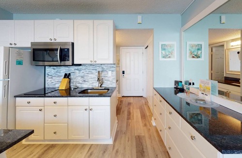 Treasure Island Condo | Relax on Your Private Beachfront Balcony! Pool, Beach, Tiki Bar, Grills, +Tickets to Fun Activities!