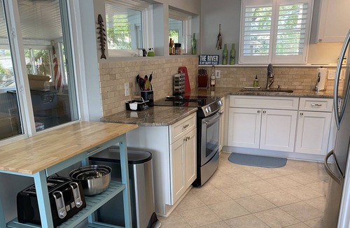 Topping House | Relax & Refresh w/ Deck, Boathouse, Kayaks, Ping Pong...bring your boat!