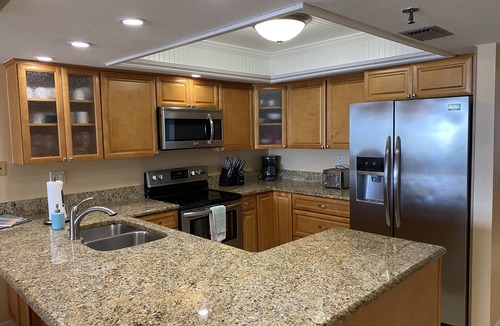 Redington Shores Condo | Relaxing Beachfront Condo w/Gulf View, Top-Floor, Great Balcony Seating, Pool
