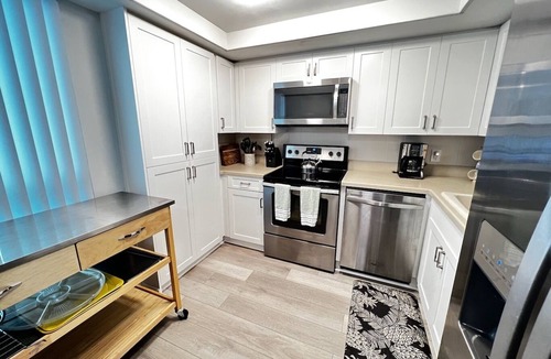 Redington Beach Condo | Relaxing beachfront condo on Redington Beach with heated pool!