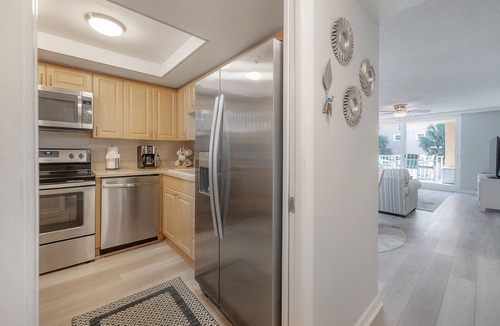 Redington Beach Condo | Relaxing beachfront condo on Redington Beach with heated pool!