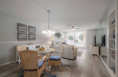 Redington Beach Condo | Relaxing beachfront condo on Redington Beach with heated pool!