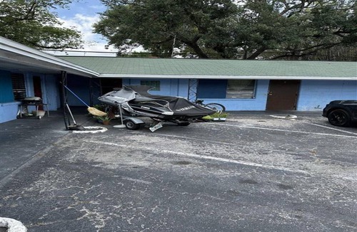 Old Seminole Heights Apartment | Relaxing King Bed | Tampa