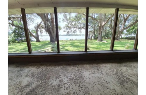 Edgar House | Relaxing Lakefront Getaway on Private Lake in FL